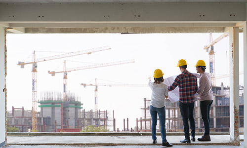 Baubesprechung auf der Baustelle - FF Metallbau